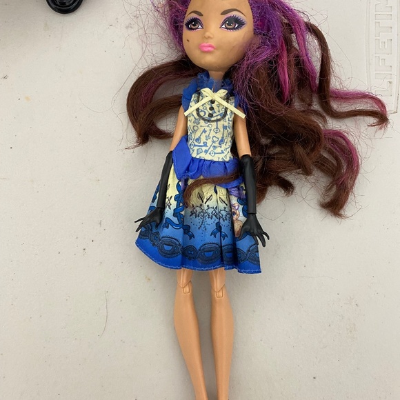 Ever After High Doll MADELINE HATTER - Picture 1 of 8